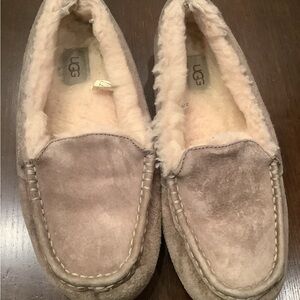 UGG Beige Suede Shearling Moccasins/slippers 9 US